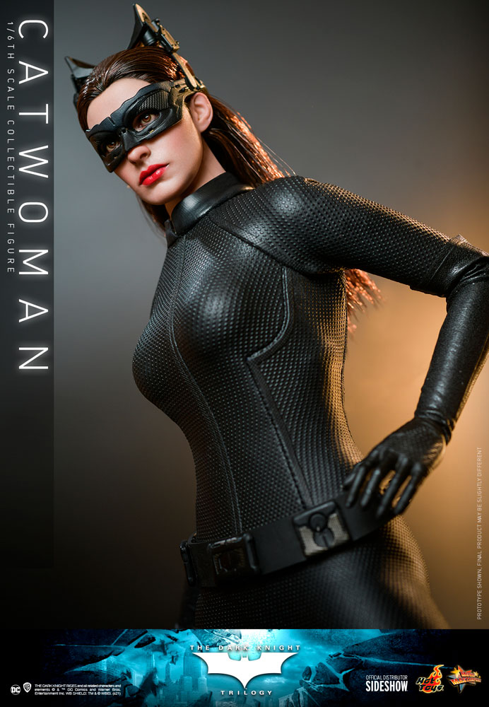 Load image into Gallery viewer, Hot Toys - The Dark Knight - Catwoman
