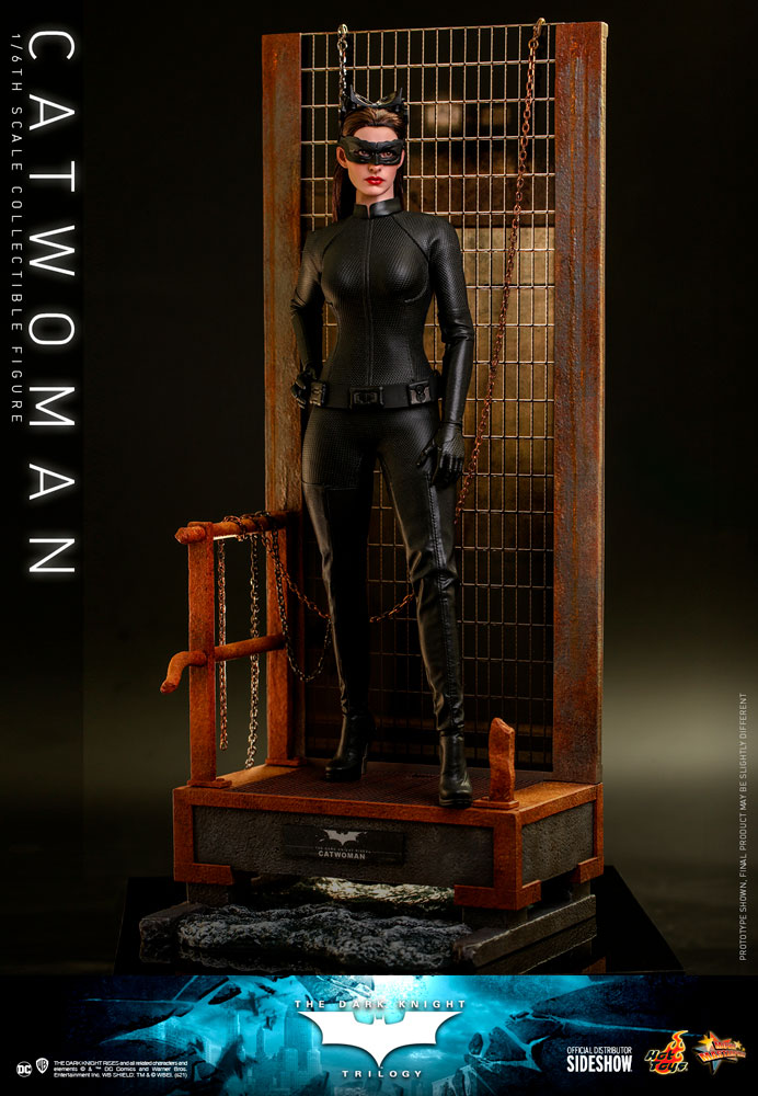 Load image into Gallery viewer, Hot Toys - The Dark Knight - Catwoman
