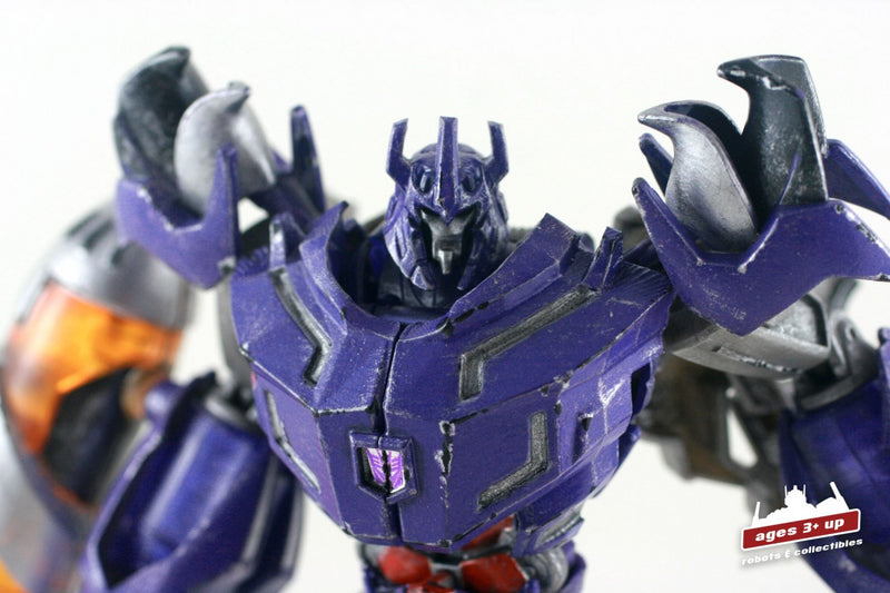 Load image into Gallery viewer, RFX-002A Renderform Dark Emperor Garage Kit With Megatron Figure
