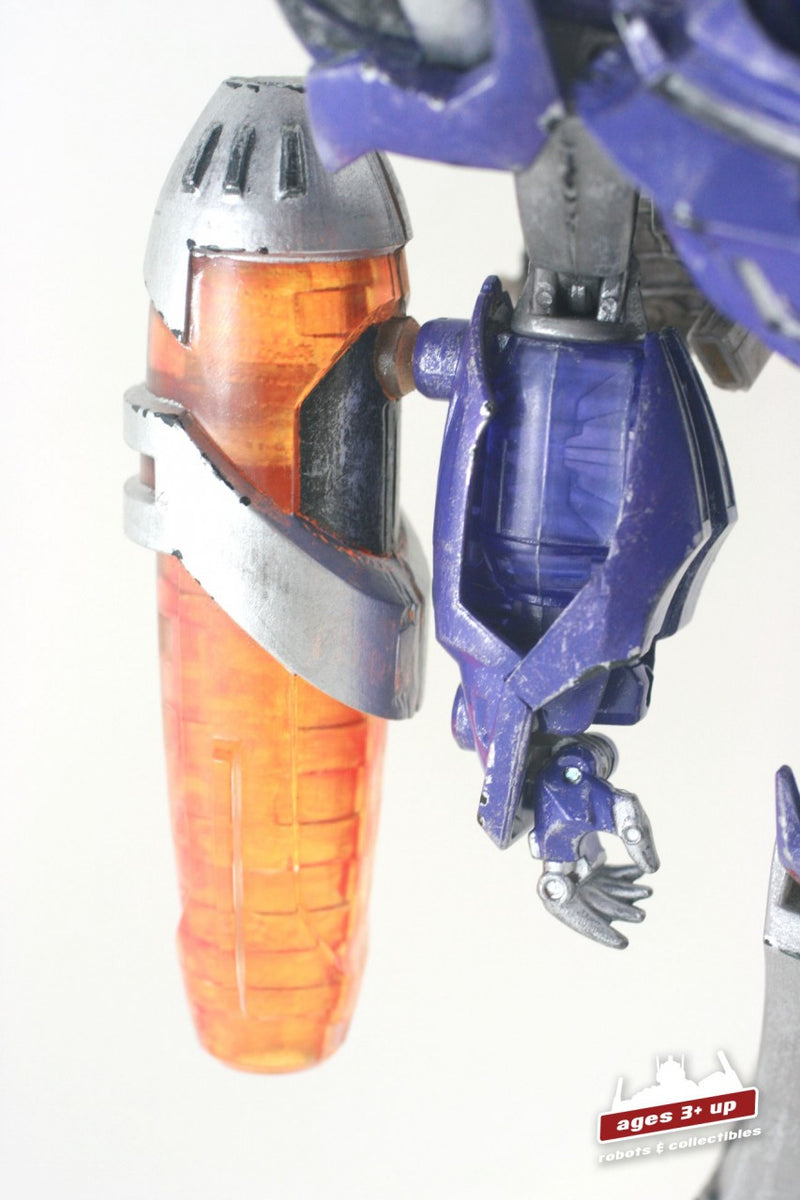 Load image into Gallery viewer, RFX-002A Renderform Dark Emperor Garage Kit With Megatron Figure
