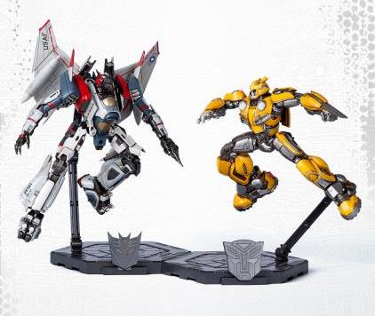 Load image into Gallery viewer, Trumpeter - Smart Model Kits - Transformers Bumblebee Movie: Blitzwing
