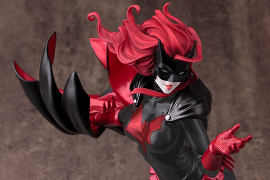 Kotobukiya - DC Comics Bishoujo Statue: Batwoman (2nd Edition)