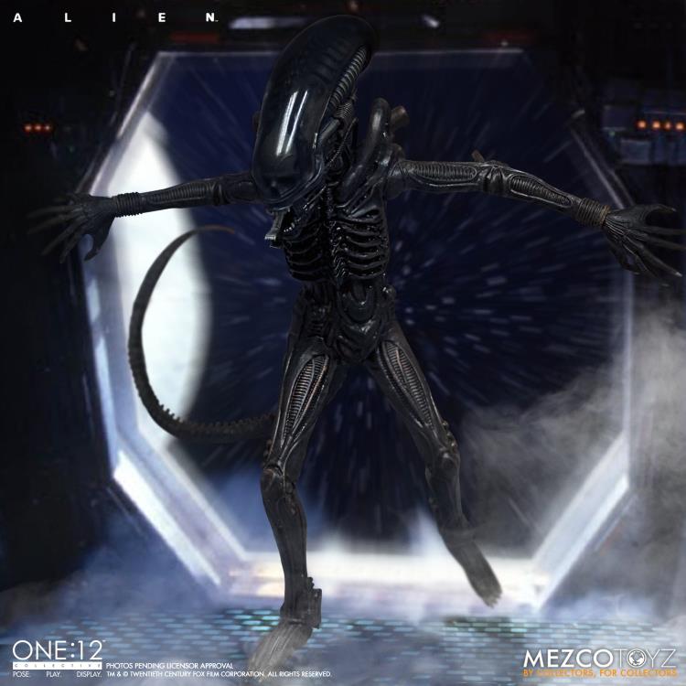 Load image into Gallery viewer, Mezco Toyz - One:12 Alien
