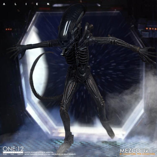 Mezco Toyz - One:12 Alien