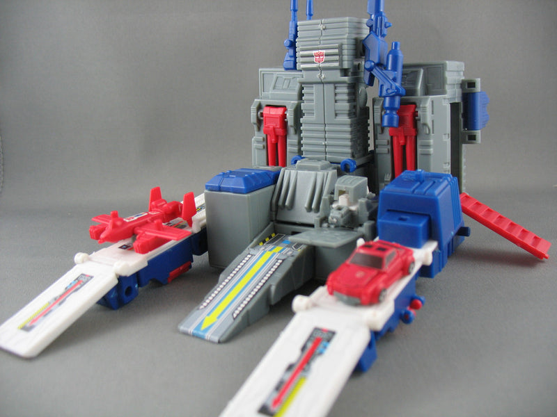 Load image into Gallery viewer, Kabaya Transformers DX Fortress Maximus Series - Set of 3
