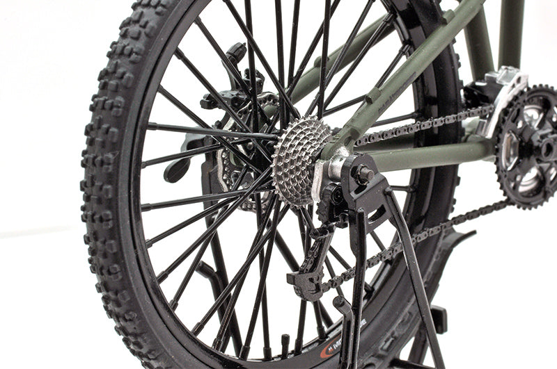 Load image into Gallery viewer, Little Armory LM003 Montagu Paratrooper - 1/12 Scale Bicycle
