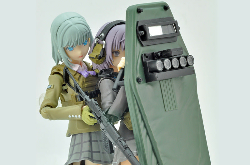 Load image into Gallery viewer, Little Armory LD017 Heavy Shield - 1/12 Scale Plastic Model Kit
