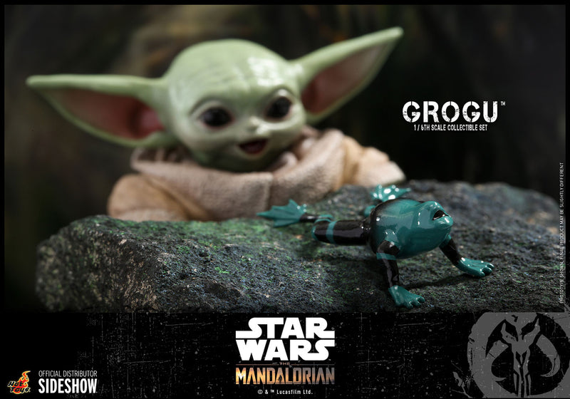 Load image into Gallery viewer, Hot Toys - Star Wars The Mandalorian - Grogu Set
