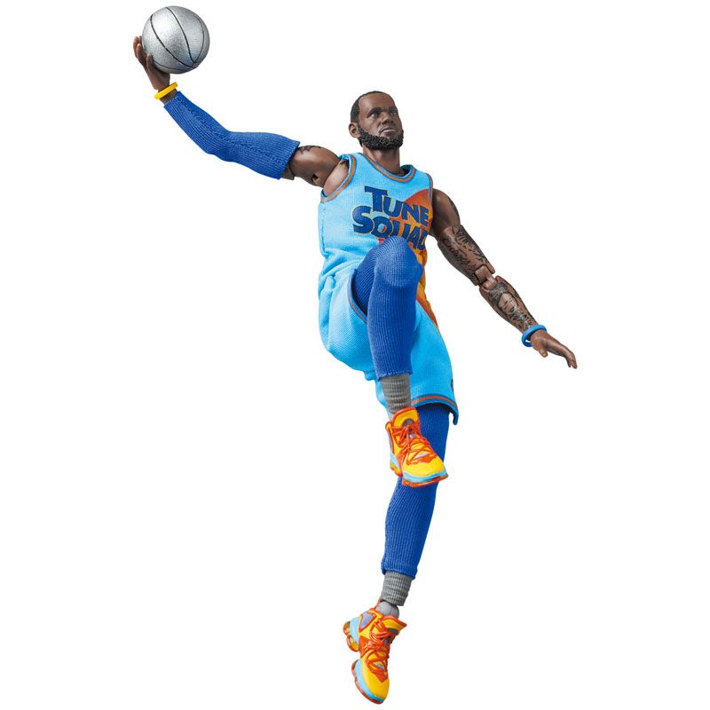 Load image into Gallery viewer, MAFEX Space Jam: A New Legacy - LeBron James No. 197
