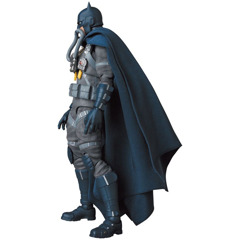 Load image into Gallery viewer, MAFEX - Batman Hush: No. 166 Batman (Stealth Jumper)
