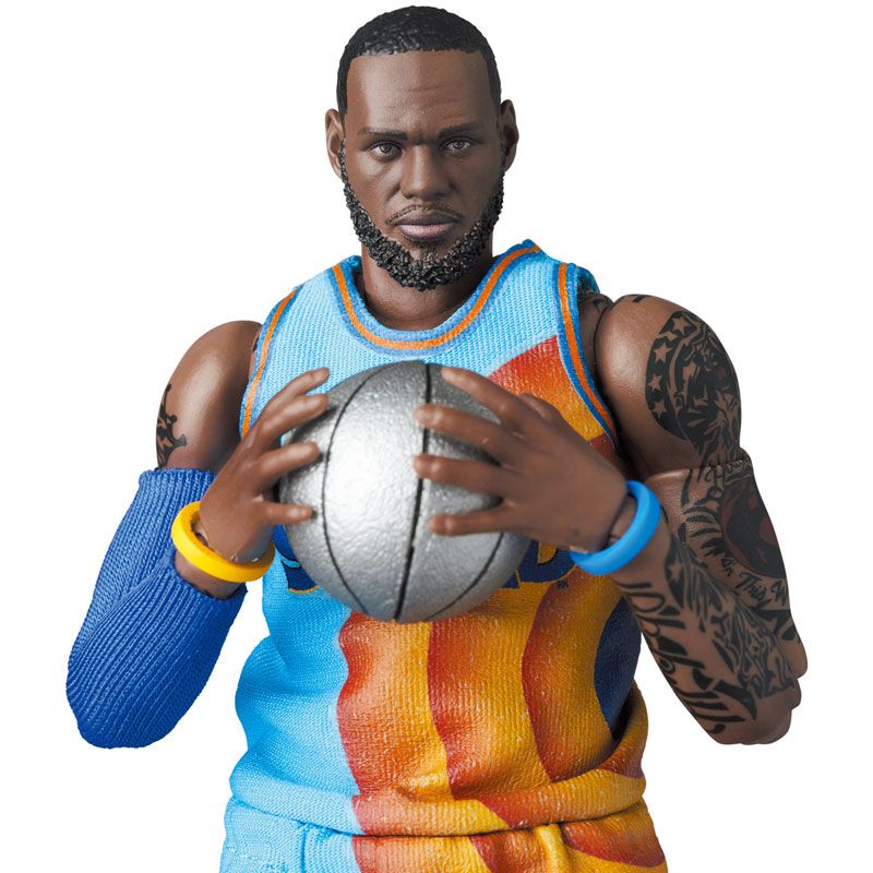 Load image into Gallery viewer, MAFEX Space Jam: A New Legacy - LeBron James No. 197
