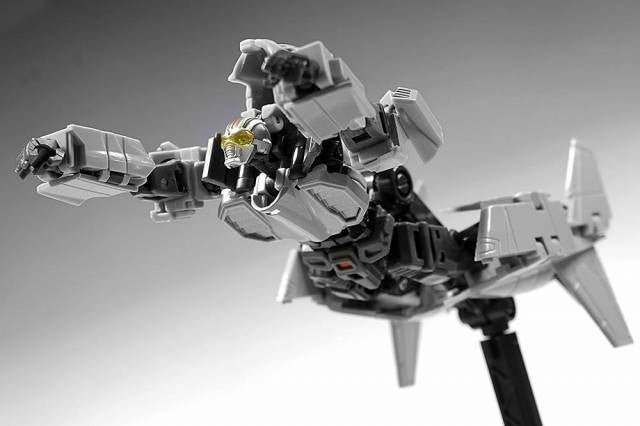 Load image into Gallery viewer, Machine Robo - MR-03 - Eagle Robo (Gobots Reboot)
