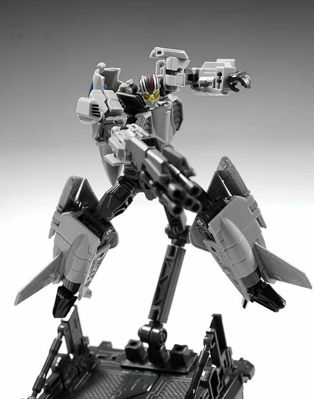Load image into Gallery viewer, Machine Robo - MR-03 - Eagle Robo (Gobots Reboot)
