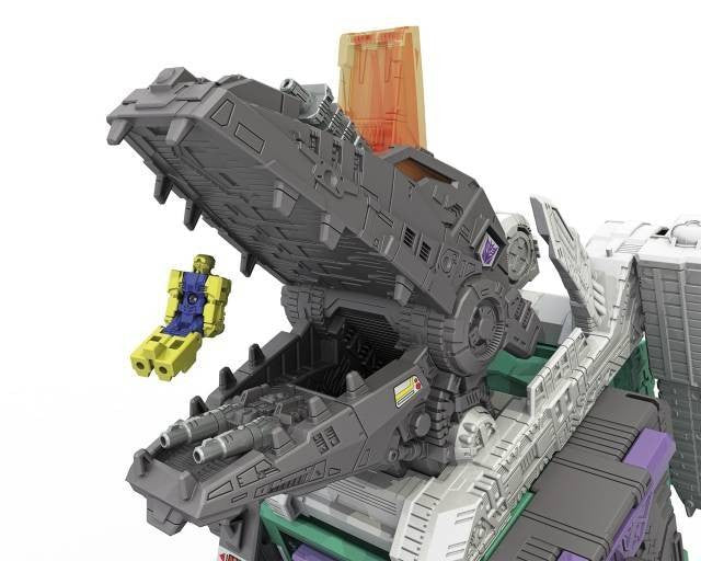 Transformers Generations Titans Return Titan Class Trypticon