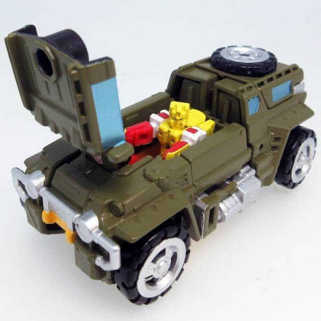 Load image into Gallery viewer, Takara Transformers Legends - LG48 Gong and Repugnus
