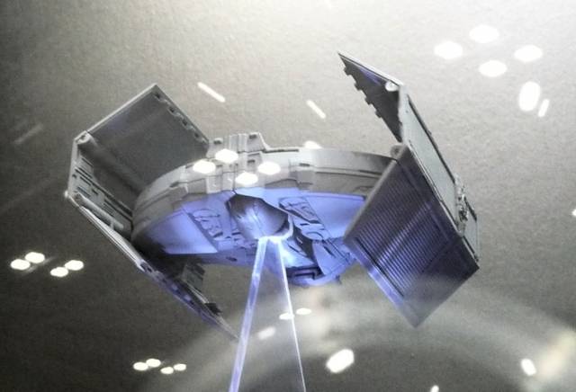 Load image into Gallery viewer, Star Wars Powered by Transformers - Tie Advanced X1
