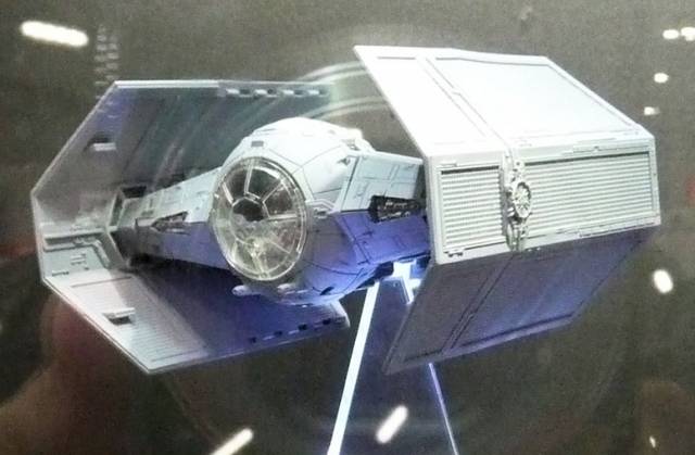 Load image into Gallery viewer, Star Wars Powered by Transformers - Tie Advanced X1
