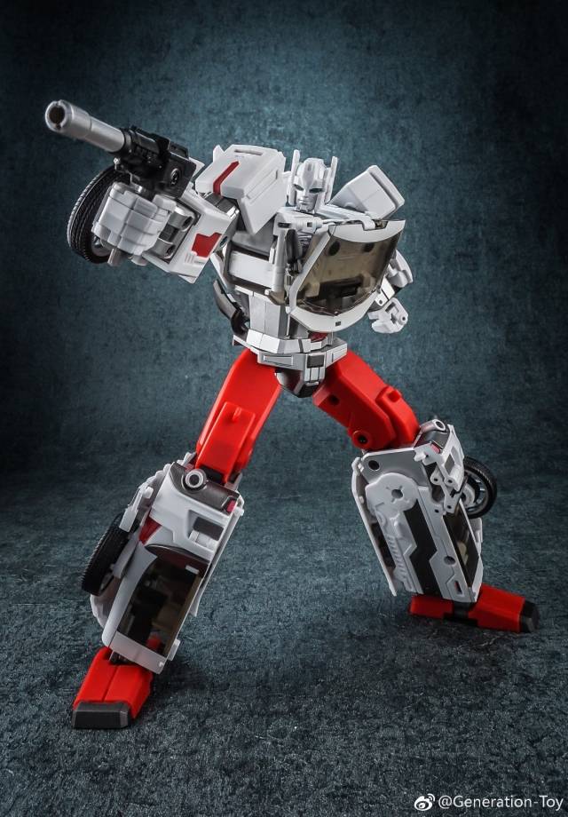 Load image into Gallery viewer, Generation Toy - Guardian - GT-08A Sergeant
