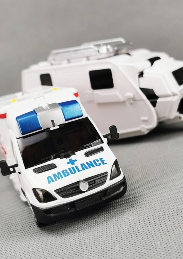 Load image into Gallery viewer, Generation Toy - Guardian - GT-08C Bulance
