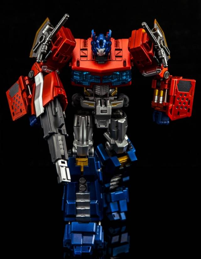 Load image into Gallery viewer, MakeToys - Cross Dimension - MTCD-01P Striker Manus (Premium)
