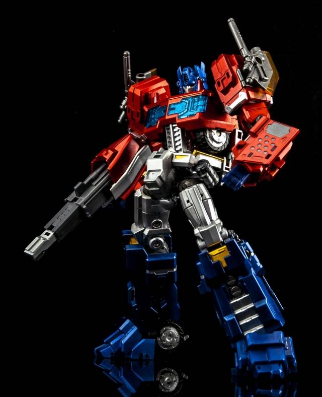 Load image into Gallery viewer, MakeToys - Cross Dimension - MTCD-01P Striker Manus (Premium)
