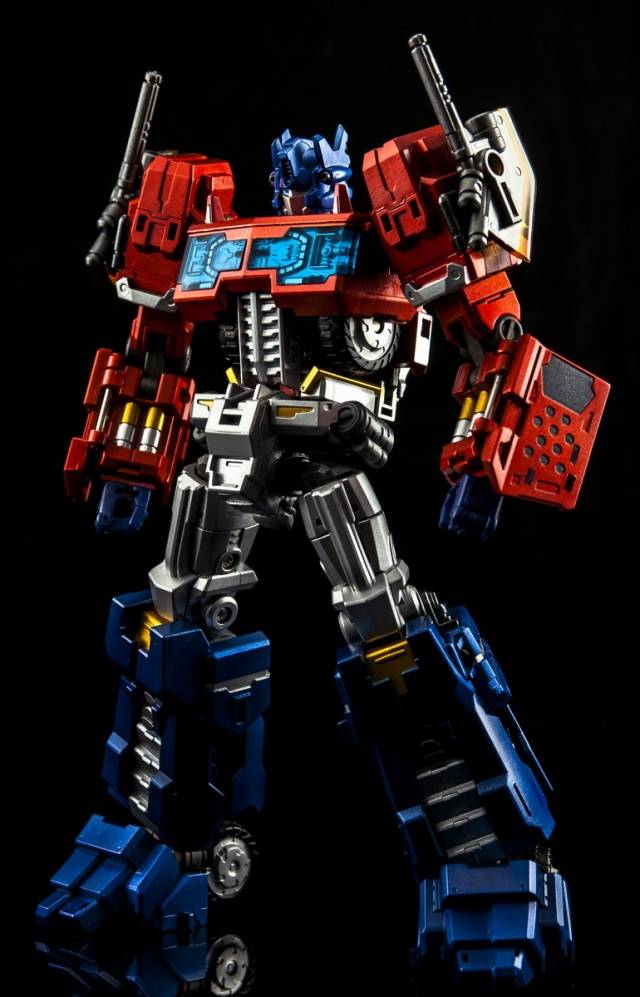 Load image into Gallery viewer, MakeToys - Cross Dimension - MTCD-01P Striker Manus (Premium)
