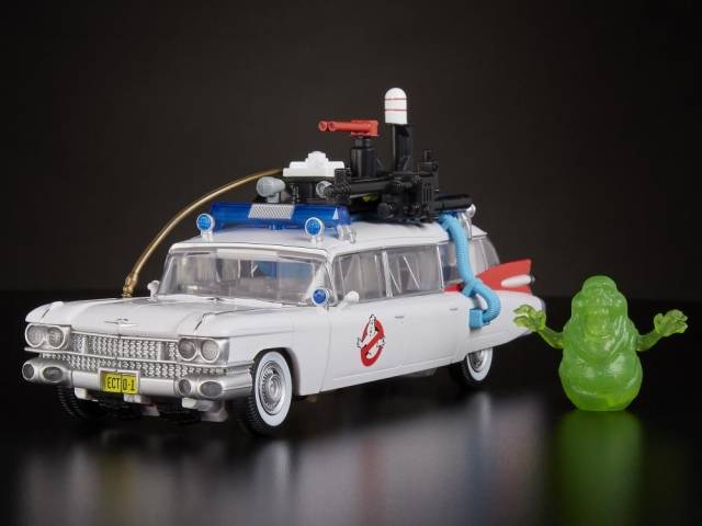 Load image into Gallery viewer, Transformers Generations  - Ghostbusters Ecto-1 Ectotron
