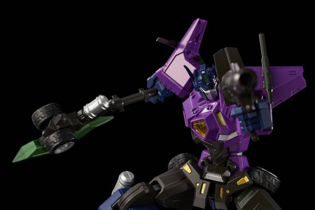 Load image into Gallery viewer, Flame Toys - Furai Model 01: Shattered Glass Optimus Prime (Attack Mode)
