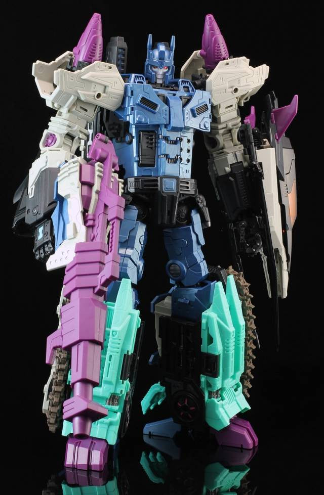 Load image into Gallery viewer, Mastermind Creations - Reformatted R-17 - Carnifex (Reissue)
