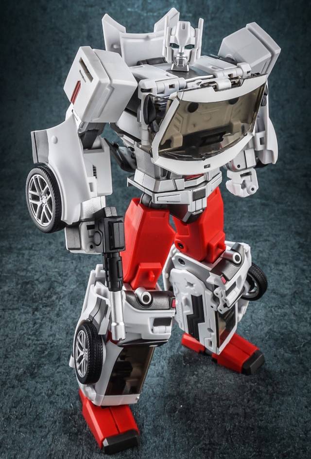 Load image into Gallery viewer, Generation Toy - Guardian - GT-08A Sergeant
