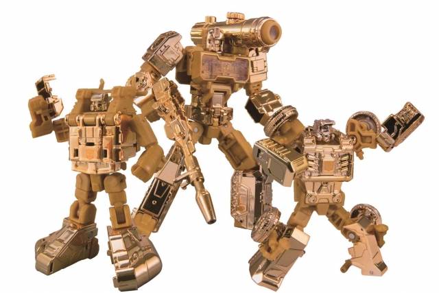 Load image into Gallery viewer, Transformers Golden Lagoon - Beachcomber, Perceptor, and Seaspray Set of 3 - Wonderfest Exclusive
