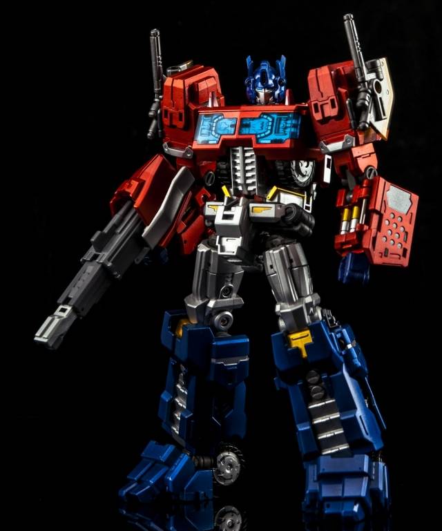 Load image into Gallery viewer, MakeToys - Cross Dimension - MTCD-01P Striker Manus (Premium)
