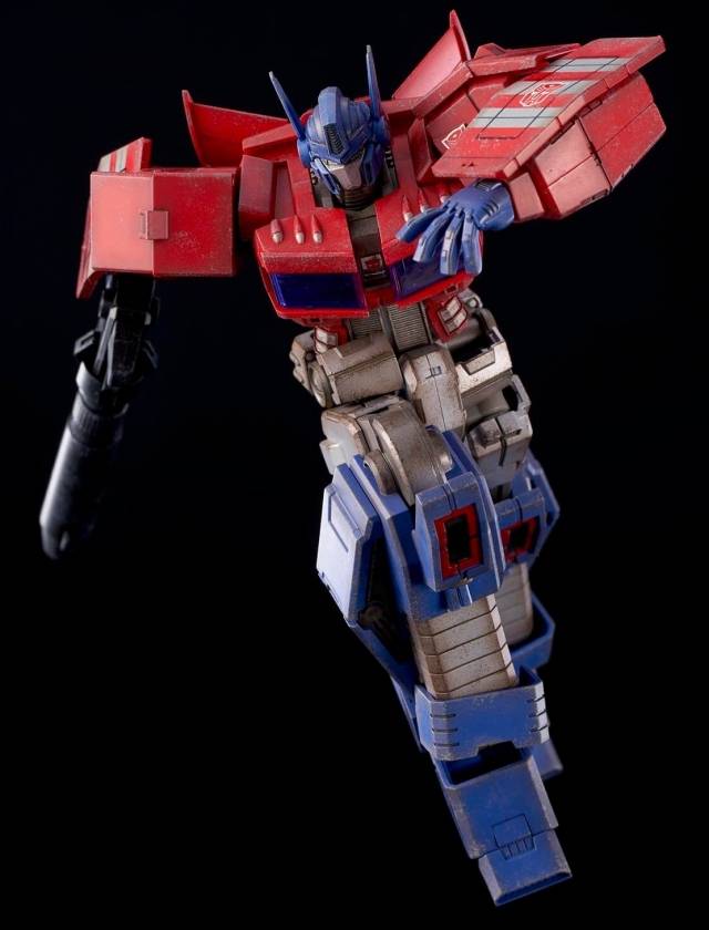 Load image into Gallery viewer, Flame Toys - Furai Action: Optimus Prime (IDW Version) (Restock)
