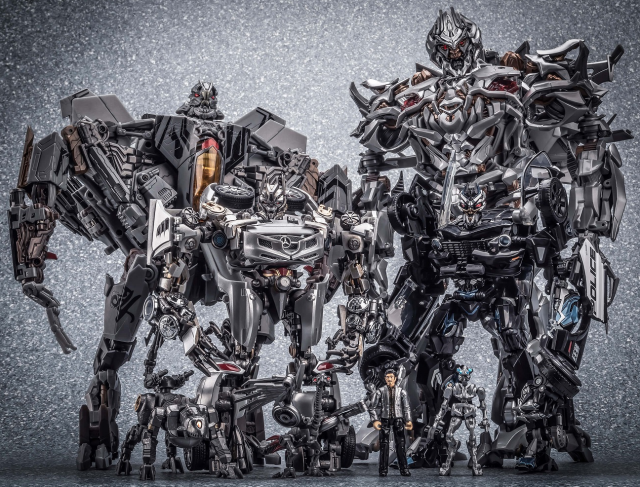 Load image into Gallery viewer, Newage - NA XM1B - Mista With Laser Bird and Ravage Hound
