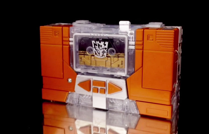 Load image into Gallery viewer, Transformers Year Of Goat Platinum Masterpiece MP-13 Soundwave with 5 Tapes
