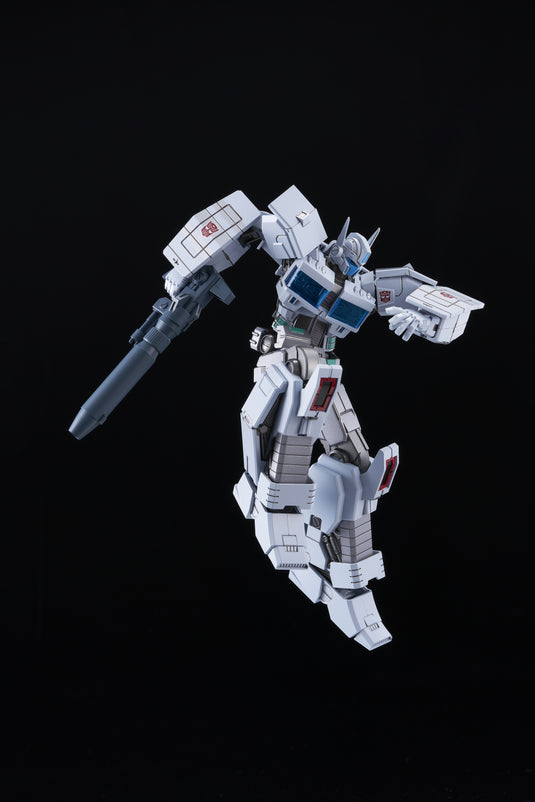 Flame Toys - Furai Model 15: Ultra Magnus IDW Model Kit