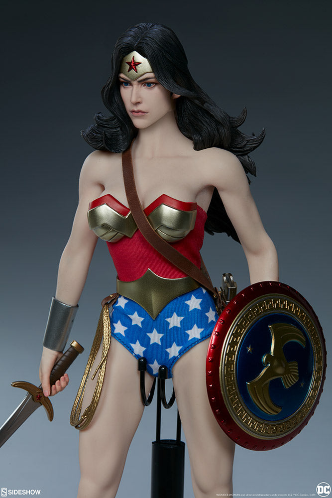 Load image into Gallery viewer, Sideshow - DC Comics: Wonder Woman
