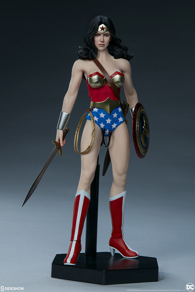 Load image into Gallery viewer, Sideshow - DC Comics: Wonder Woman
