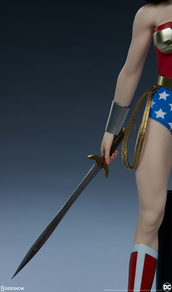 Load image into Gallery viewer, Sideshow - DC Comics: Wonder Woman
